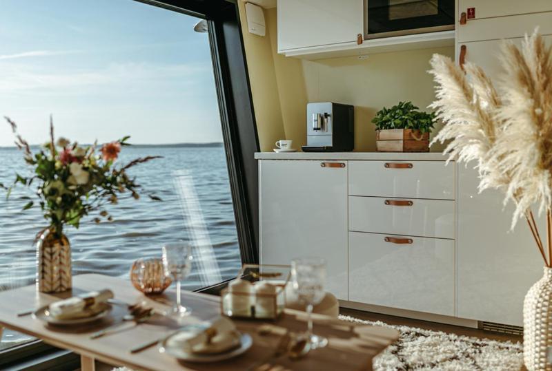 Myhouseboat 2 Hotel Moerbisch Am See Exterior photo
