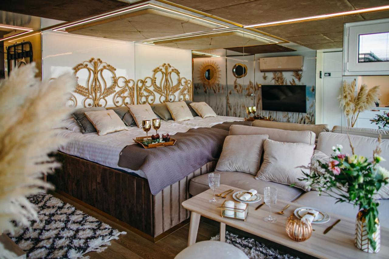Myhouseboat 2 Hotel Moerbisch Am See Exterior photo