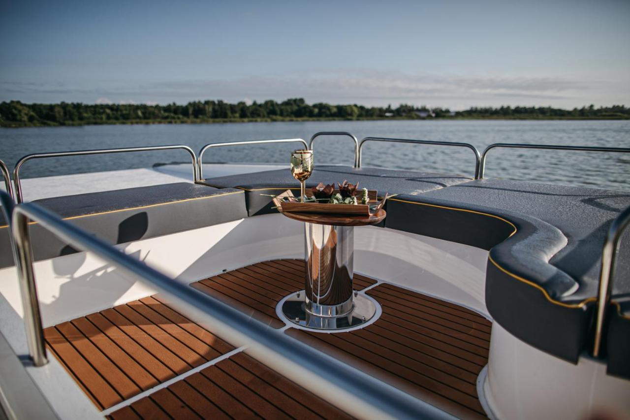 Myhouseboat 2 Hotel Moerbisch Am See Exterior photo